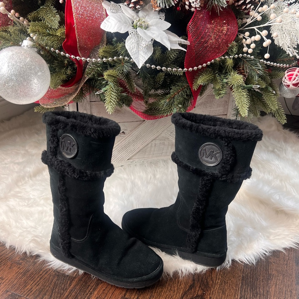 MICHAEL KORS Women’s Black Suede Sheep Fur Lined Winter Boots
